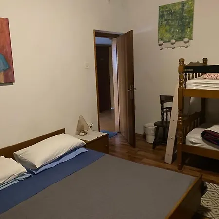 Sezana Bed & Breakfast