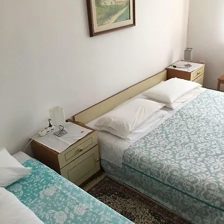 B&B LOKEV Lipica HostelSezana *
