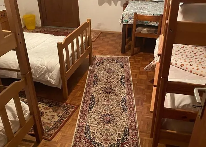 Lipica Hostelsezana Couette-café